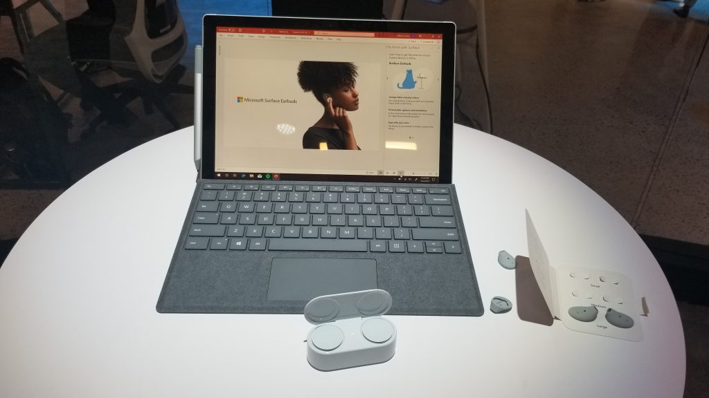 Com utilitzar Surface Earbuds amb Microsoft 365