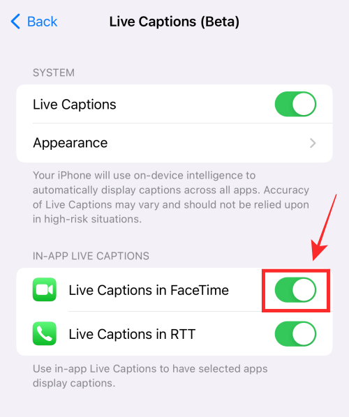 Az élő feliratok engedélyezése vagy letiltása a FaceTime alkalmazásban iOS 16 rendszeren