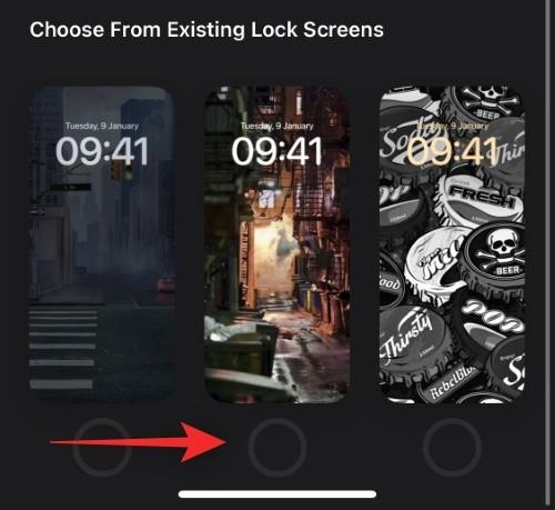 Automatikus váltás több zárolási képernyő között iPhone-on