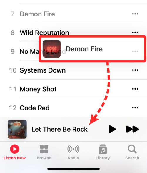 Jak okamžitě přidat skladby do dalšího přehrávání v Apple Music na iPhone