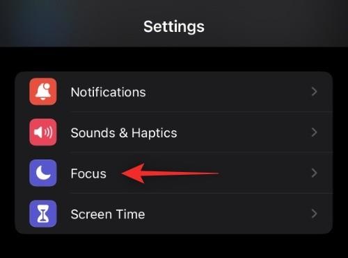Як автоматично перемикатися між кількома екранами блокування на iPhone