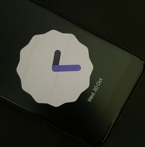 Android 12: Jak změnit hodiny uzamčení obrazovky