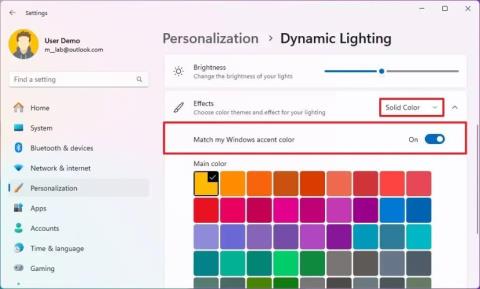 Jak povolit dynamické osvětlení, aby odpovídalo zvýrazňující barvě pro periferní zařízení RGB v systému Windows 11