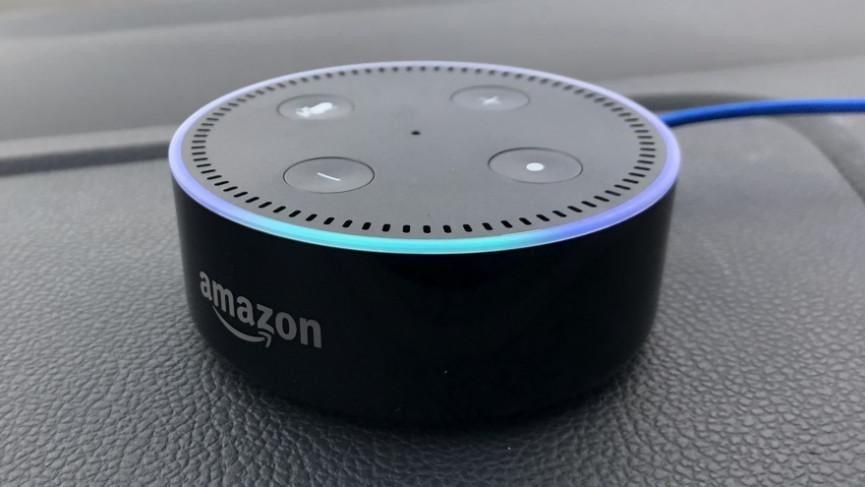 Kako postaviti Echo Dot u automobilu kako biste olakšali svoje iskustvo vožnje