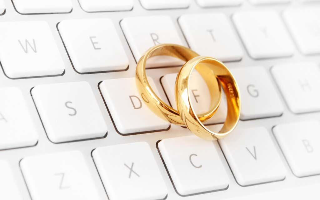 5 llocs legítims per casar-se en línia legalment