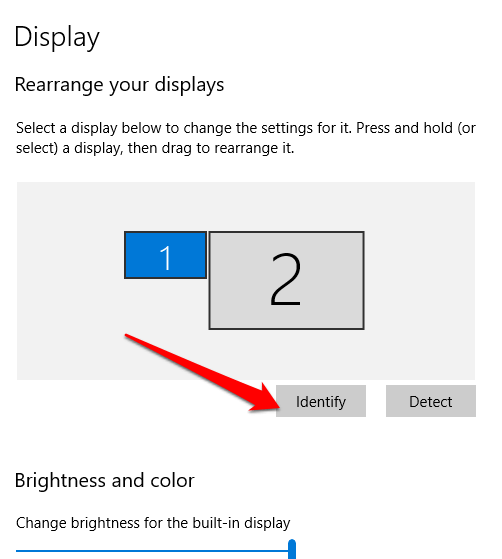 Com configurar monitors duals a Windows