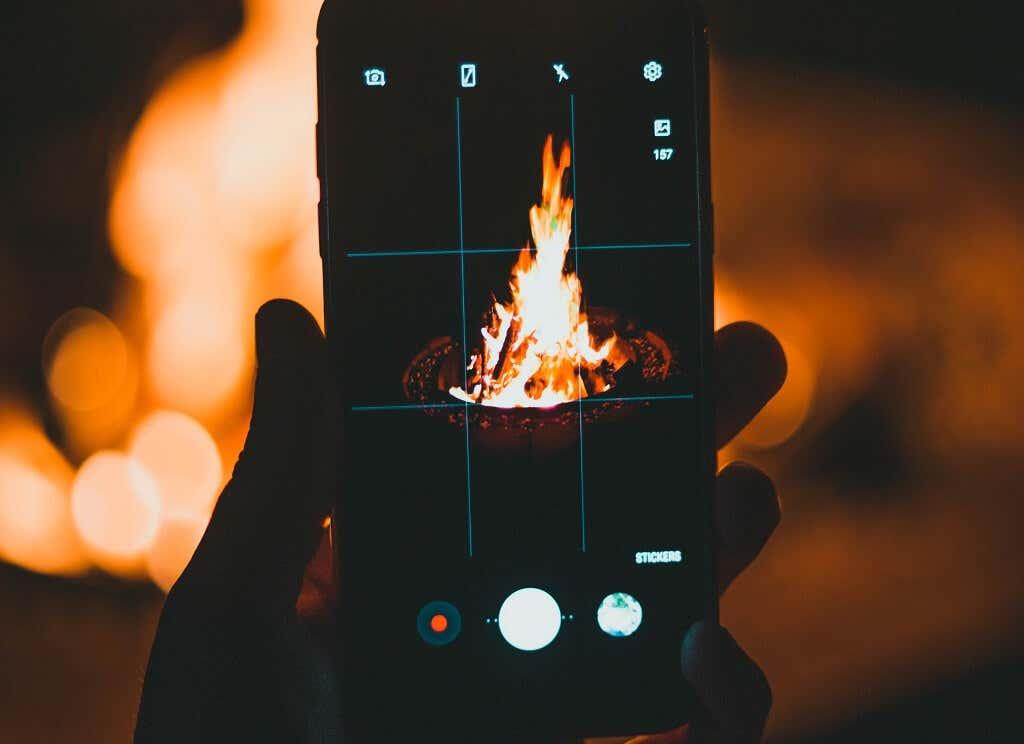 Carregar el telèfon durant la nit és una mala idea?