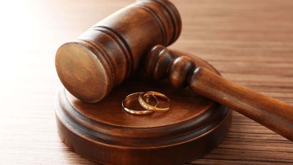 5 llocs legítims per casar-se en línia legalment
