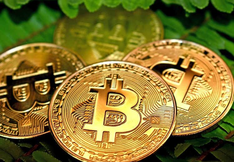 Kā Bitcoin atrisina dubultos tēriņus?