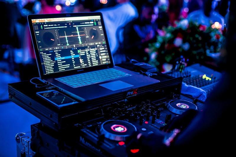 Els 9 millors programes de DJ que hauríeu d'utilitzar el 2021